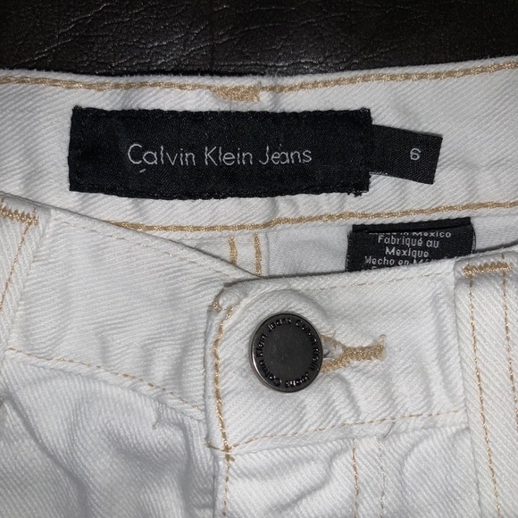 Calvin Klein jean shorts - Picture 4 of 9